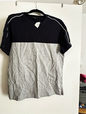 Michael Kors Men's Two-Tone Navy and Light Gray Crewneck T-Shirt